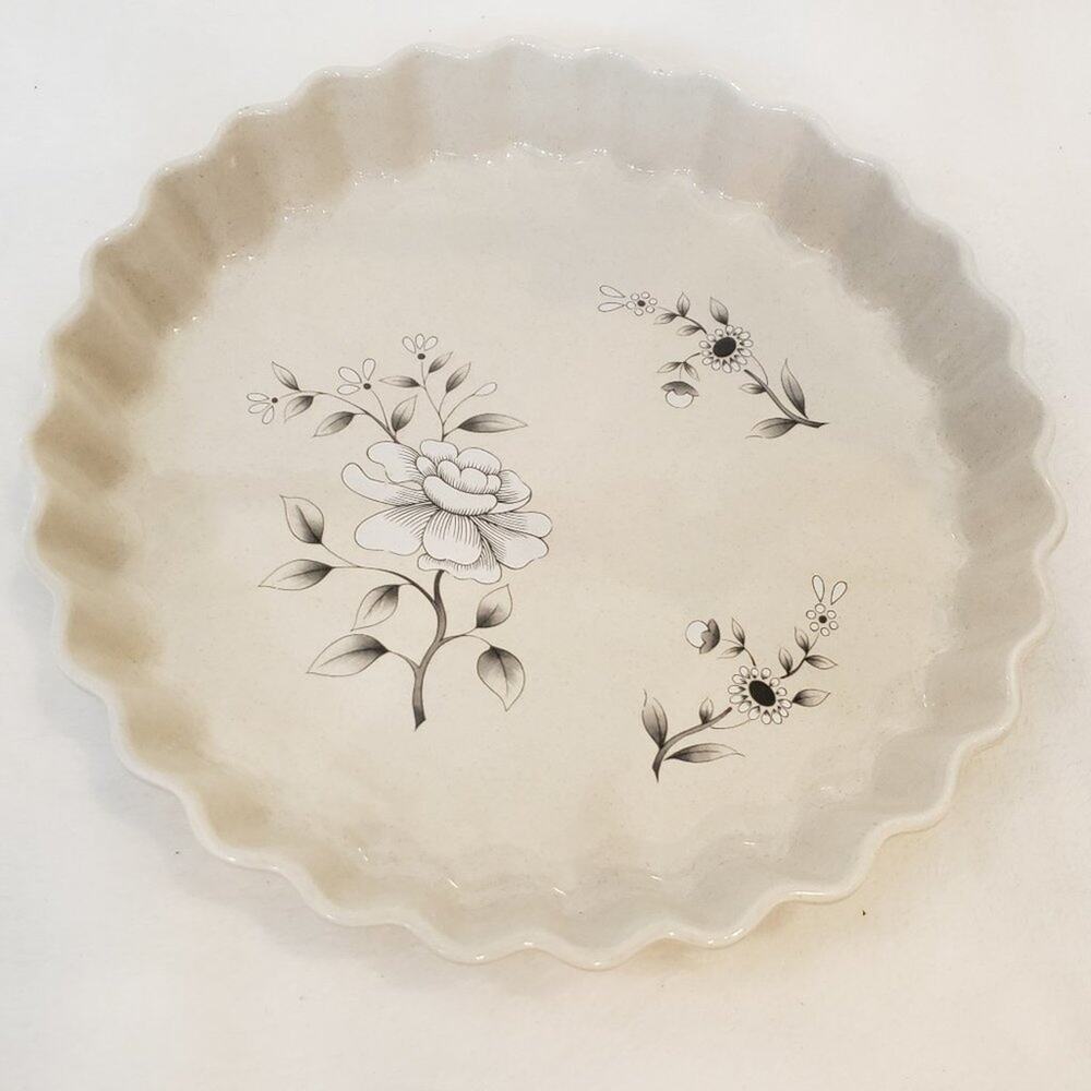 VTG 1985 Southampton Stoneware 10" Quiche/Tart Pan Gray Floral Made Japan